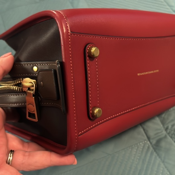 Coach Rogue 25  - Brick Red - Picture 3 of 12